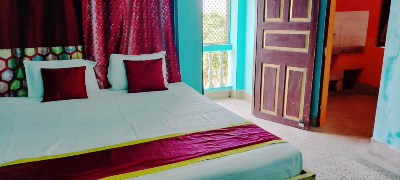 Hotel Goroomgo Tapati Sea View